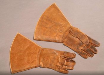 1900s gloves