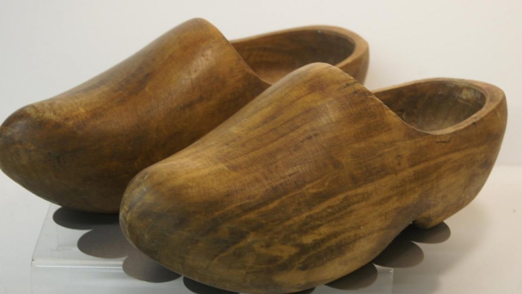 Clogs