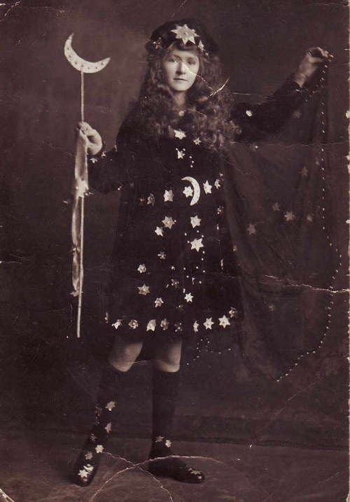 1900s Halloween dress